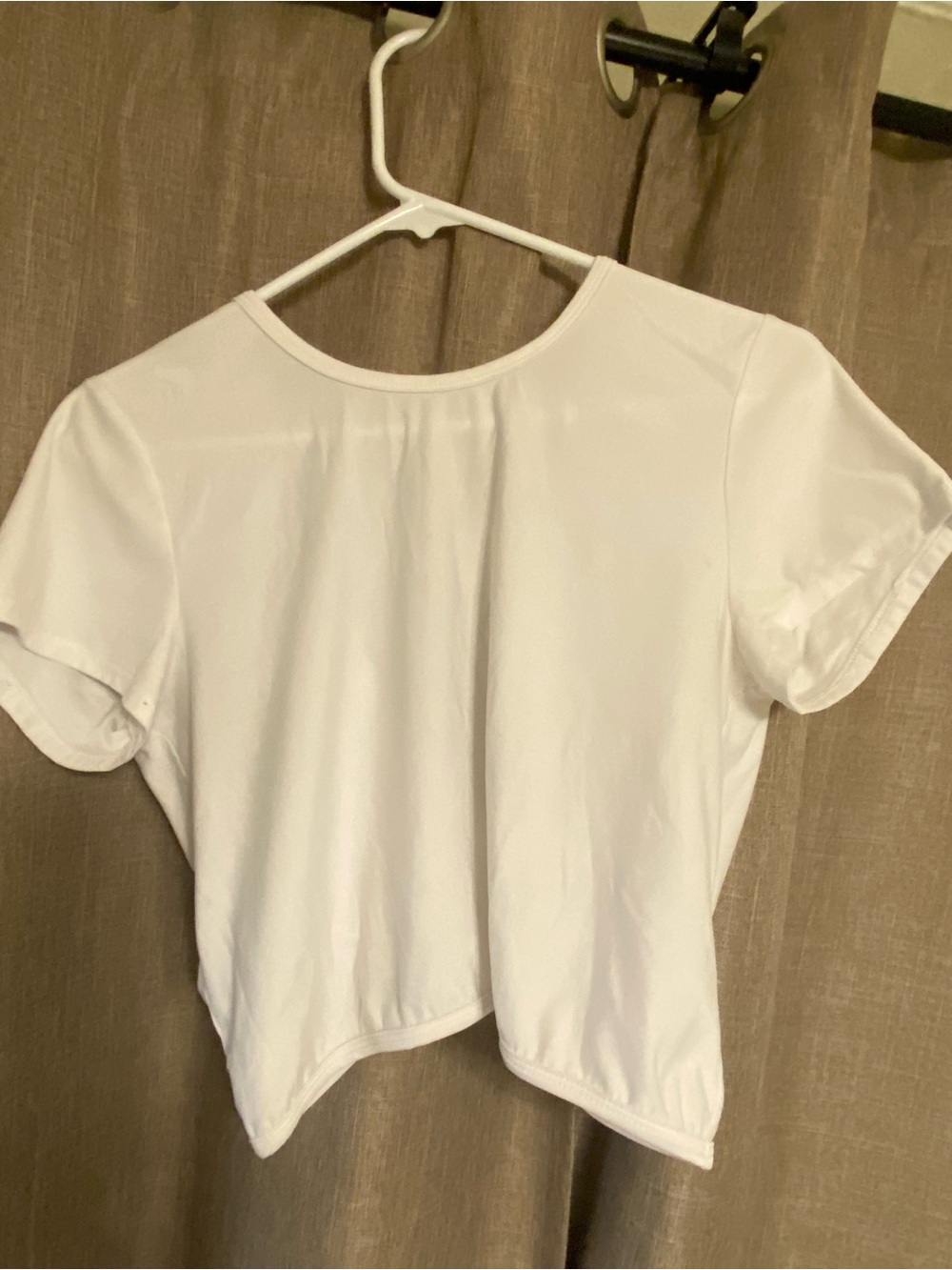 Beyond Yoga White Short Sleeve Crop Tee with twist back
